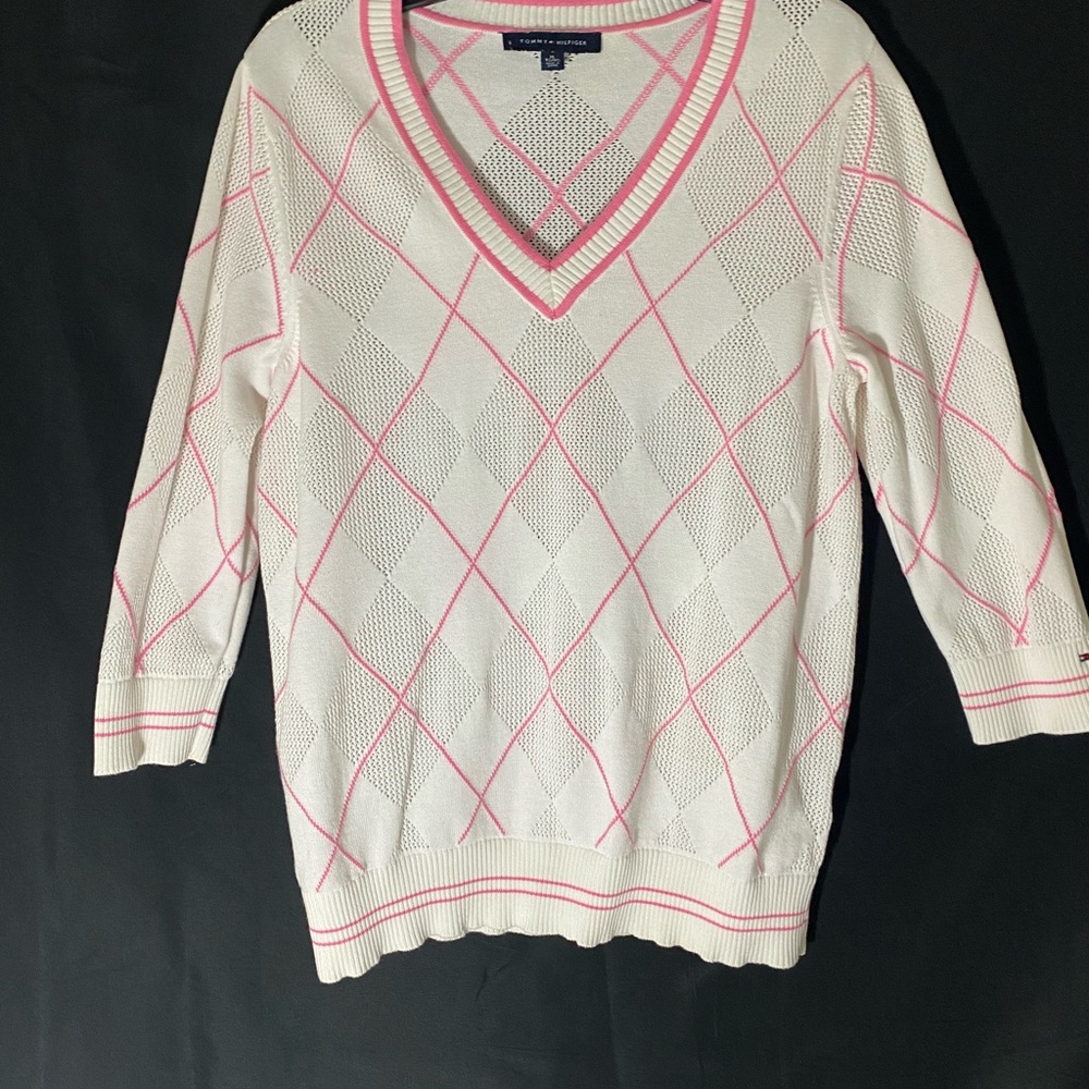 Pink/white pullover